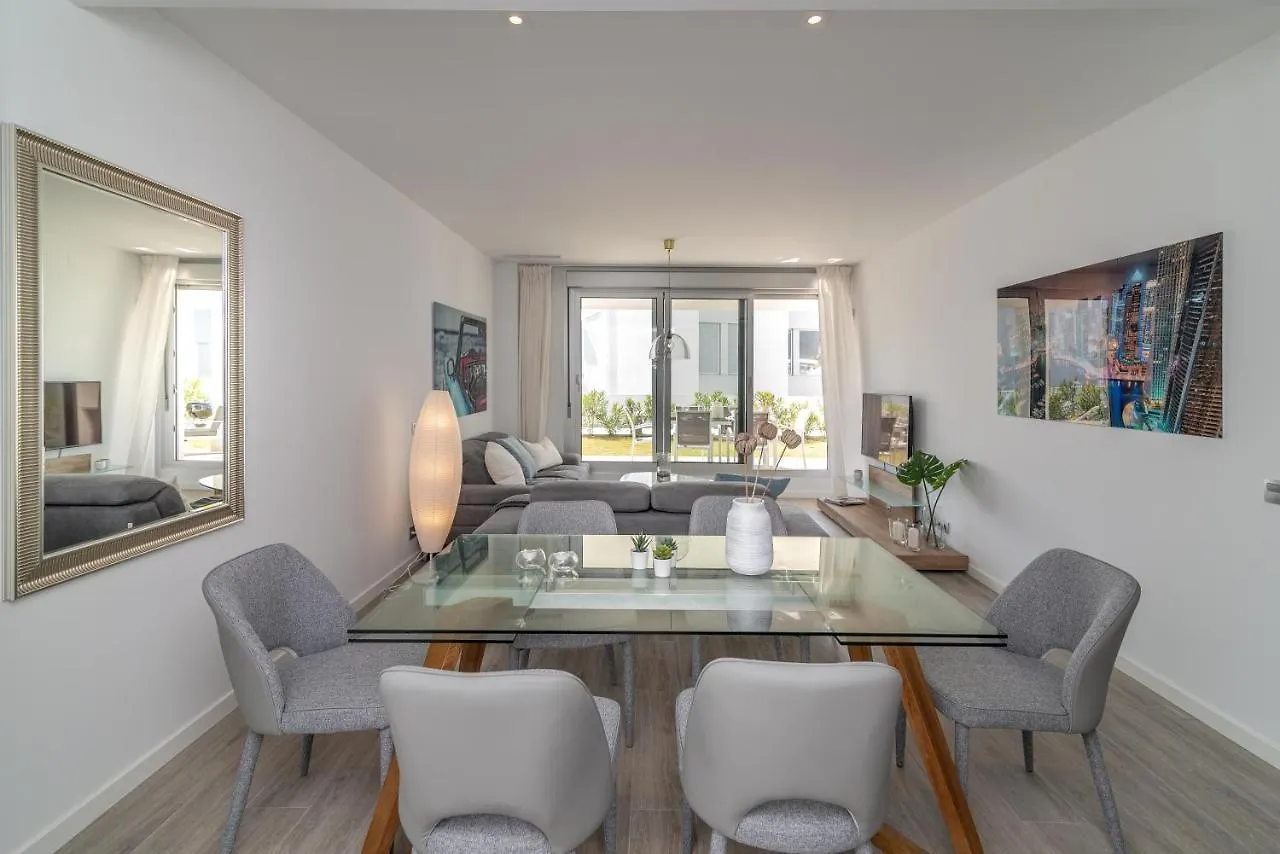 Apartment Vacation Marbella I Le Mirage Retreat, New Condo, Pool Estepona
