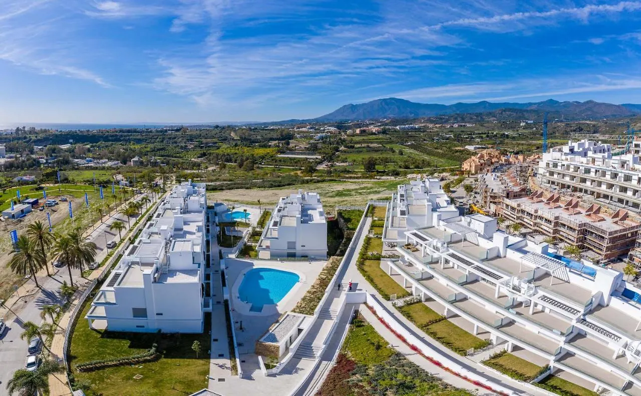 Vacation Marbella I Le Mirage Retreat, New Condo, Pool Estepona