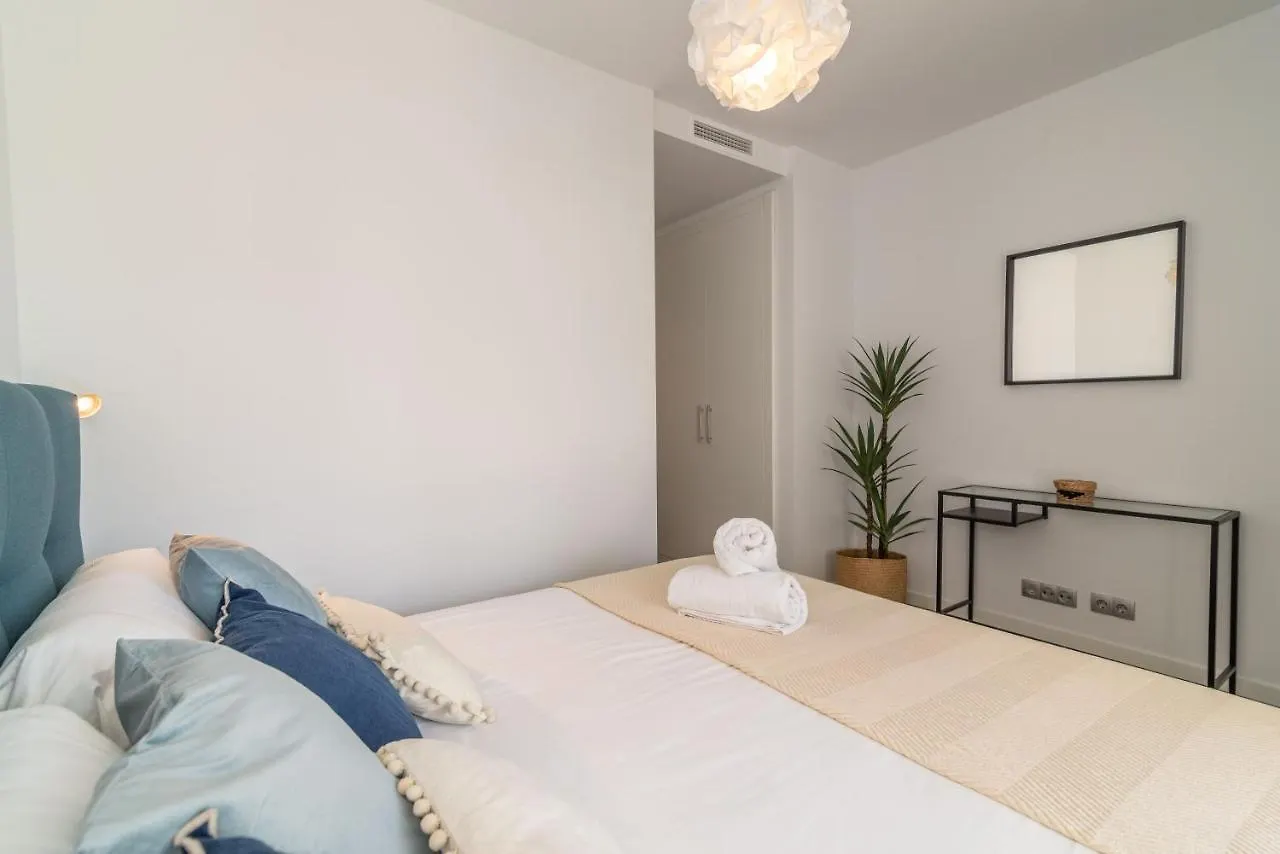 Vacation Marbella I Le Mirage Retreat, New Condo, Pool Estepona
