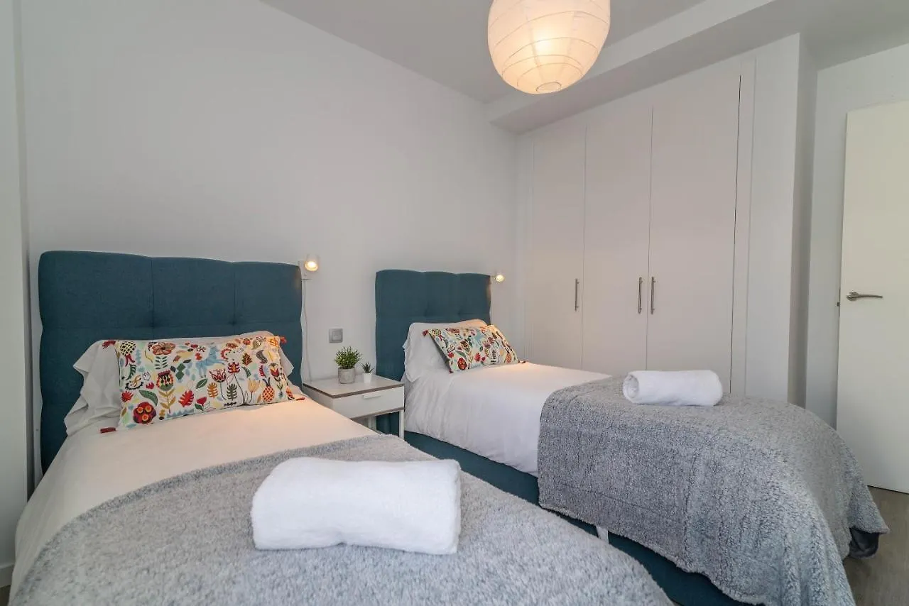 Vacation Marbella I Le Mirage Retreat, New Condo, Pool Estepona