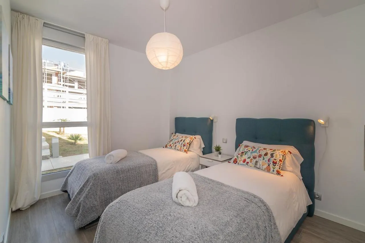 Vacation Marbella I Le Mirage Retreat, New Condo, Pool Estepona